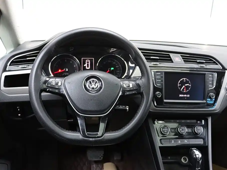 Volkswagen Touran 2018 — фото 28