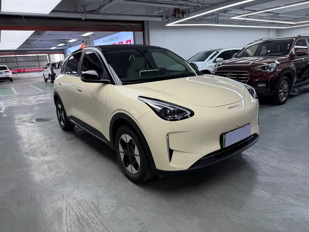 Geely Galaxy Starwish 2025 — фото 3