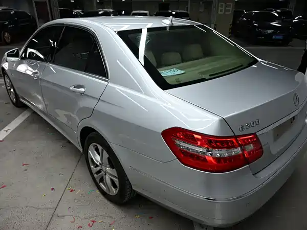 Mercedes-Benz E-Class 2010