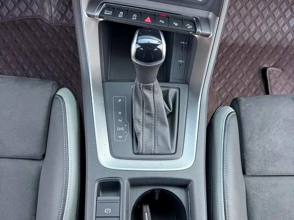 Audi Q3 2022 — фото 21