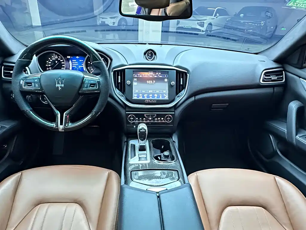 Maserati Ghibli 2016 — фото 9
