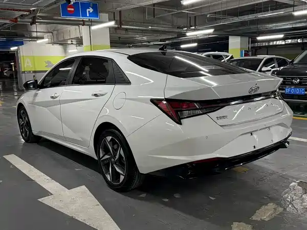 Hyundai Elantra 2023