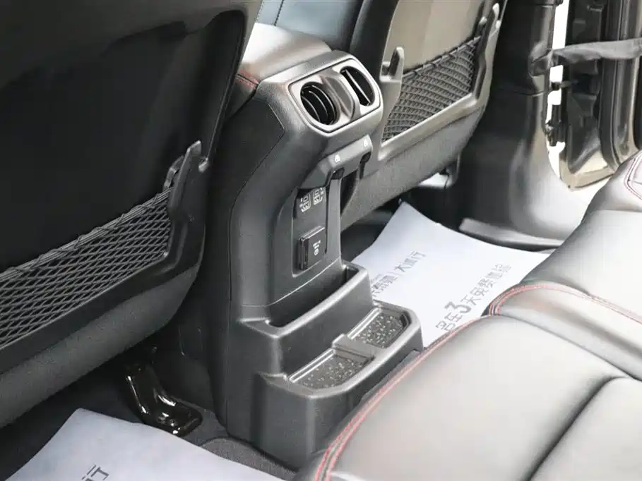 Jeep Wrangler 2023 — фото 19