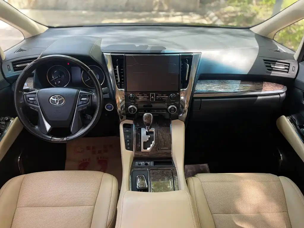 Toyota Vellfire 2021 — фото 15