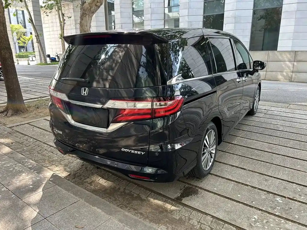 Honda Odyssey 2018 — фото 4