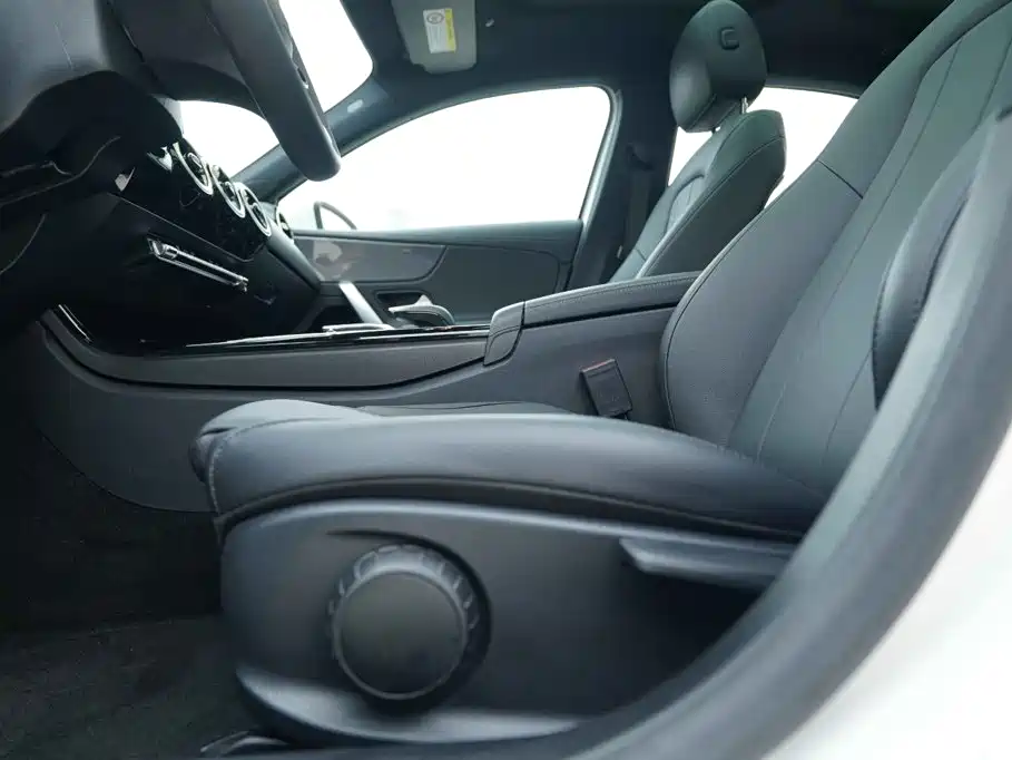 Mercedes-Benz A-Class 2020 — фото 12
