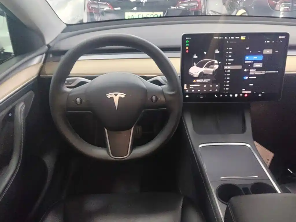 Tesla Model Y 2022 — фото 11
