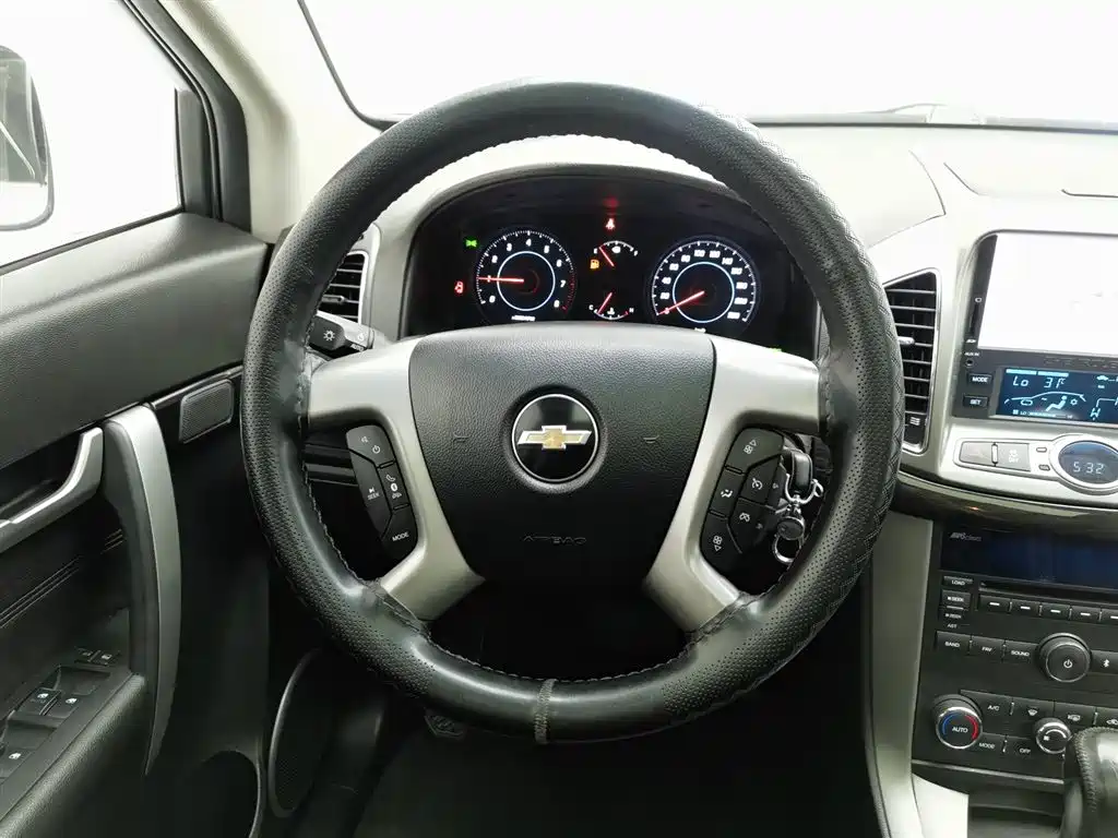 Chevrolet Captiva 2014 — фото 11