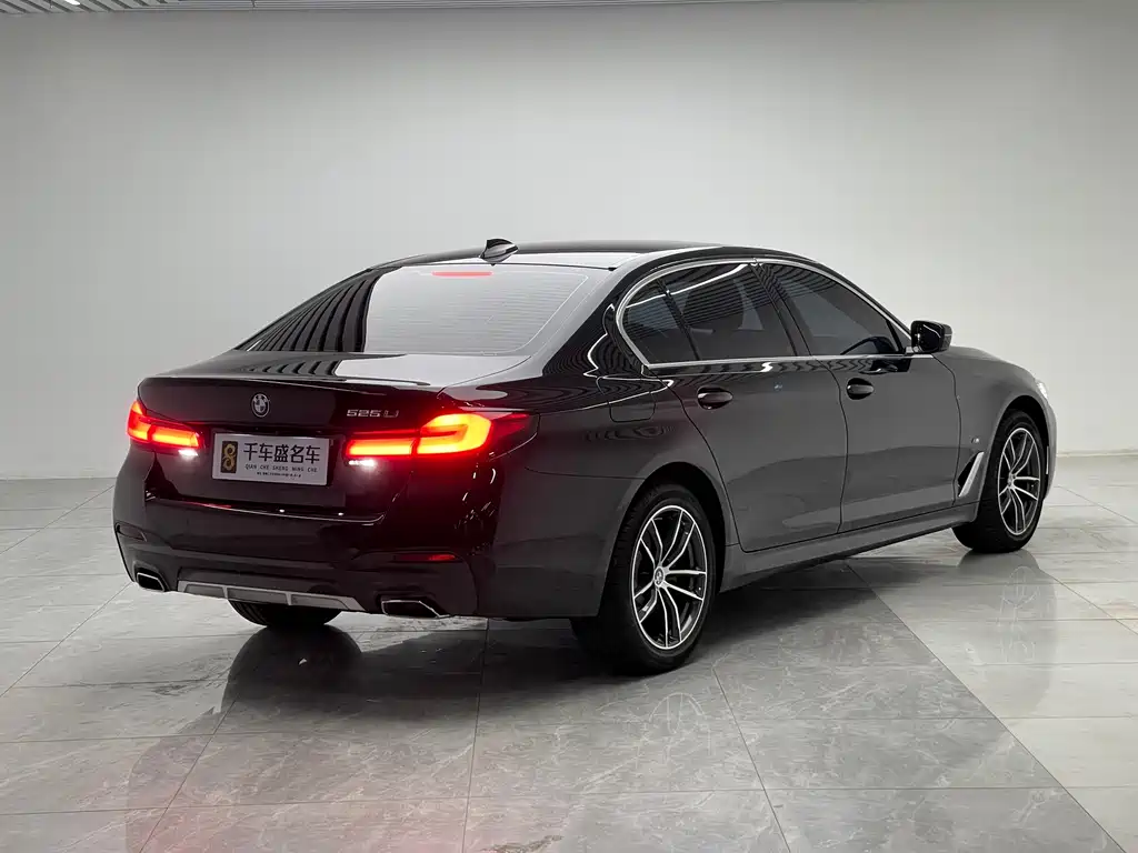 BMW 5 Series 2023