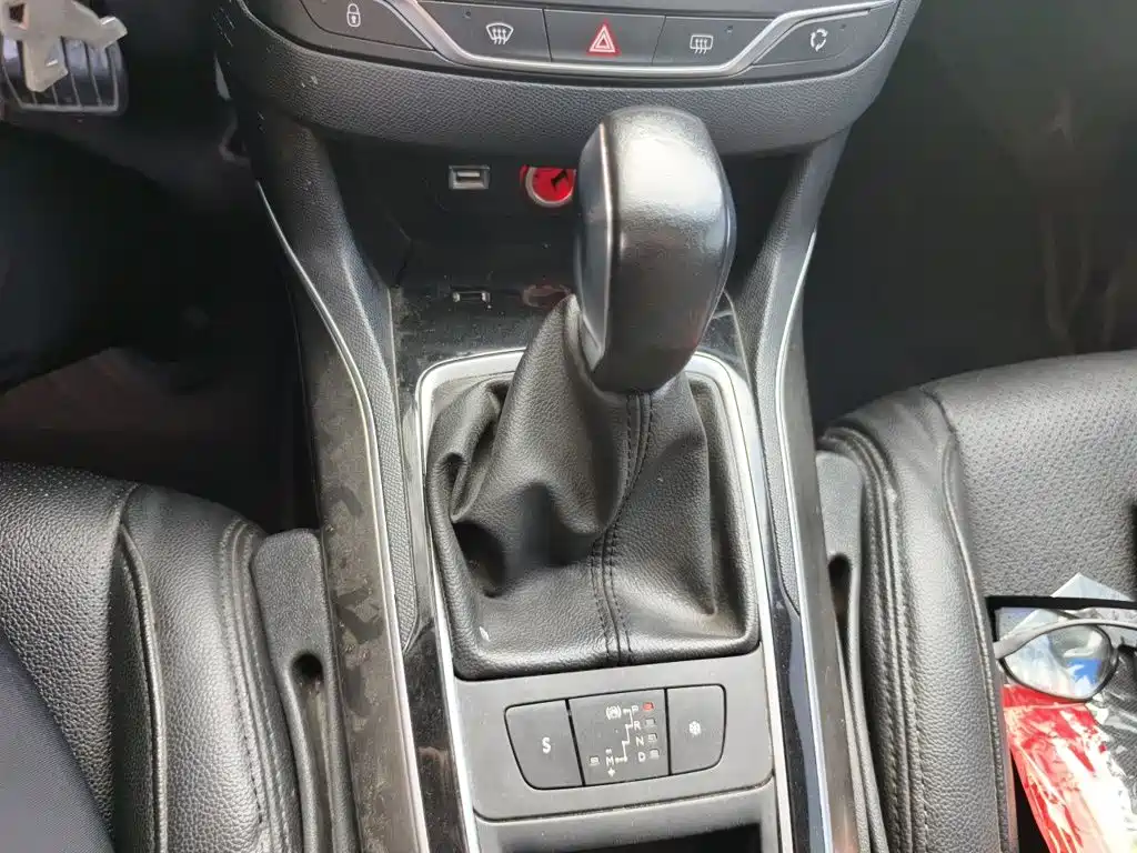 Peugeot 408 2015 — фото 15