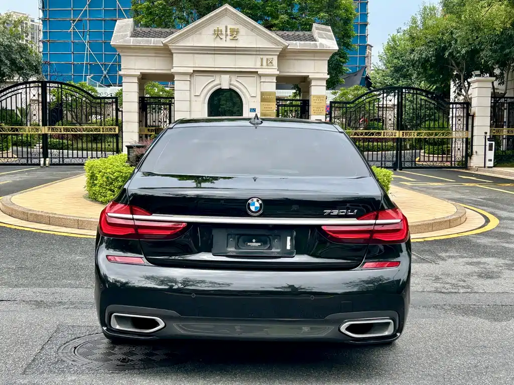 BMW 7 Series 2018 — фото 8