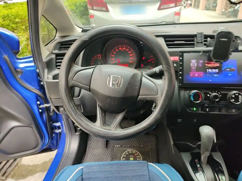 Honda Fit 2016 — фото 11