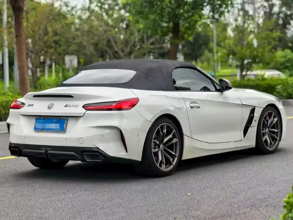 BMW Z4 2022 — фото 9