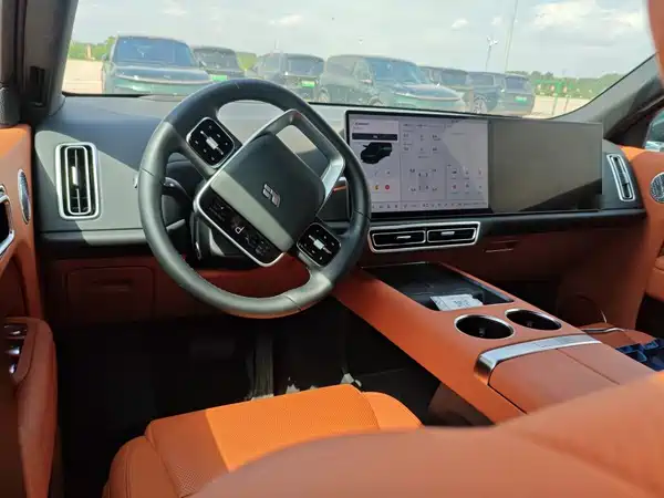 Li Auto L8 2025