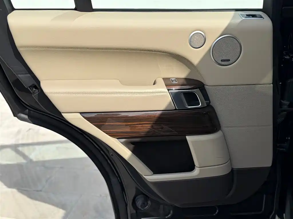 Land Rover Range Rover 2017 — фото 16