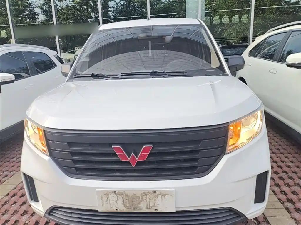Wuling Hongguang PLUS 2023 — фото 3