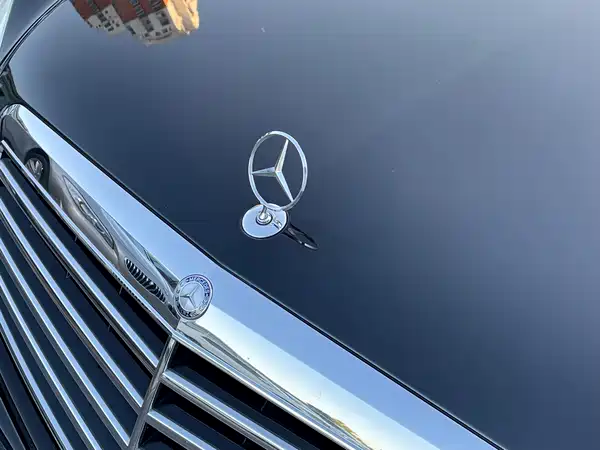 Mercedes-Benz S-Class 2012