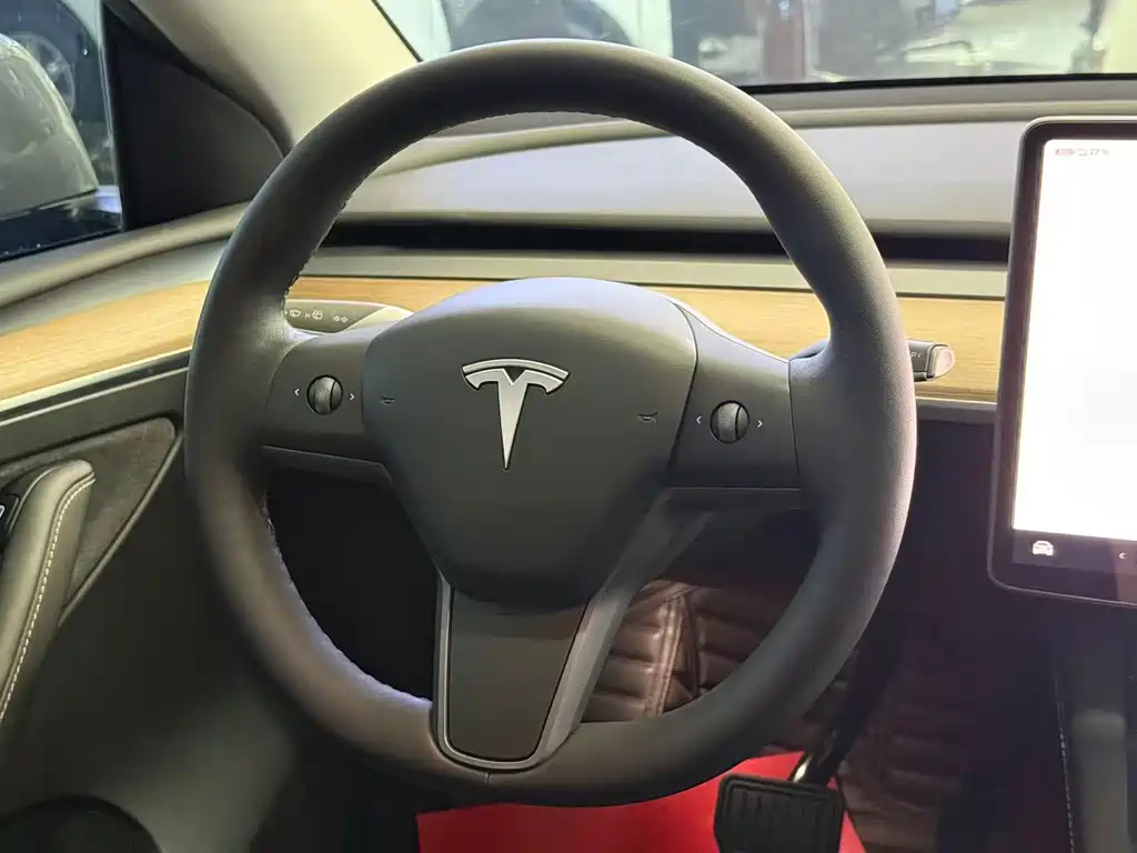 Tesla Model Y 2022 — фото 8