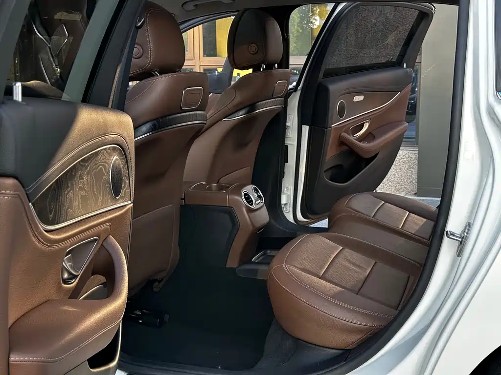 Mercedes-Benz E-Class 2018 — фото 16