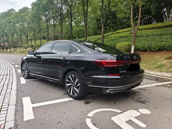 Volkswagen Passat 2023