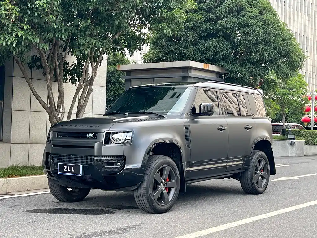 Land Rover Defender 2025