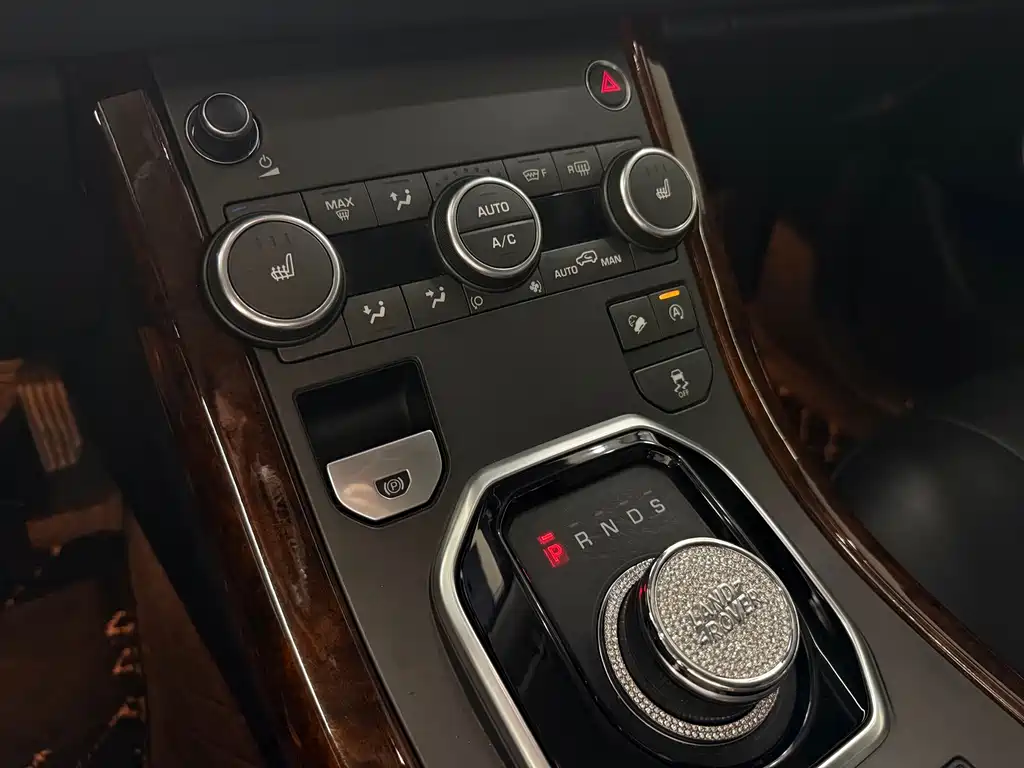 Land Rover Evoque 2017 — фото 30