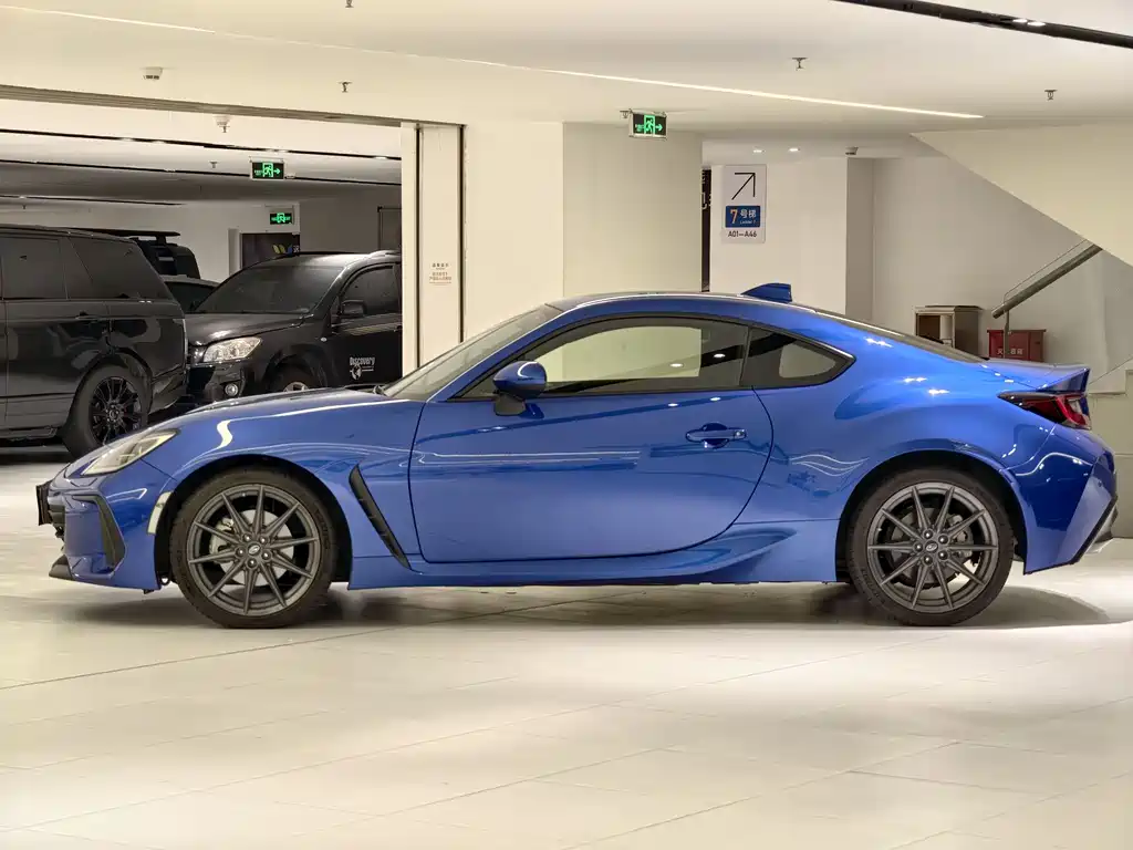 Subaru BRZ 2022 — фото 2
