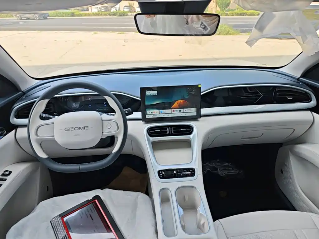 Geely Galaxy Starwish 2026 — фото 10