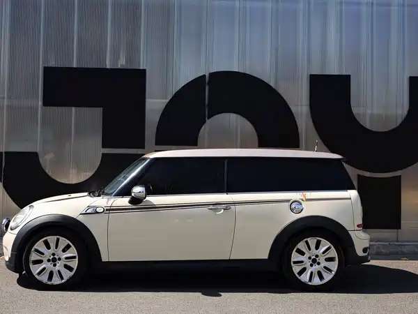 MINI Clubman 2010