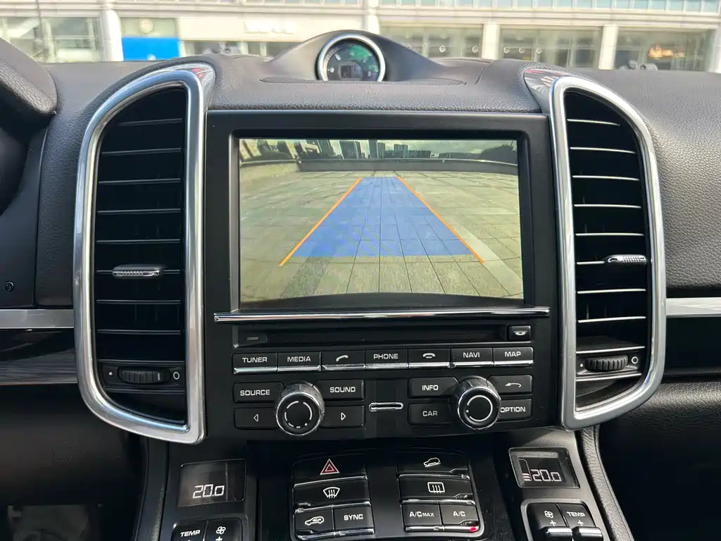 Porsche Cayenne 2016 — фото 14