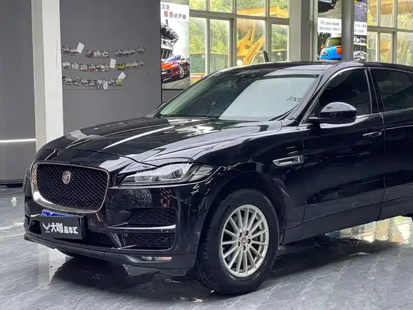 Jaguar F-PACE 2016
