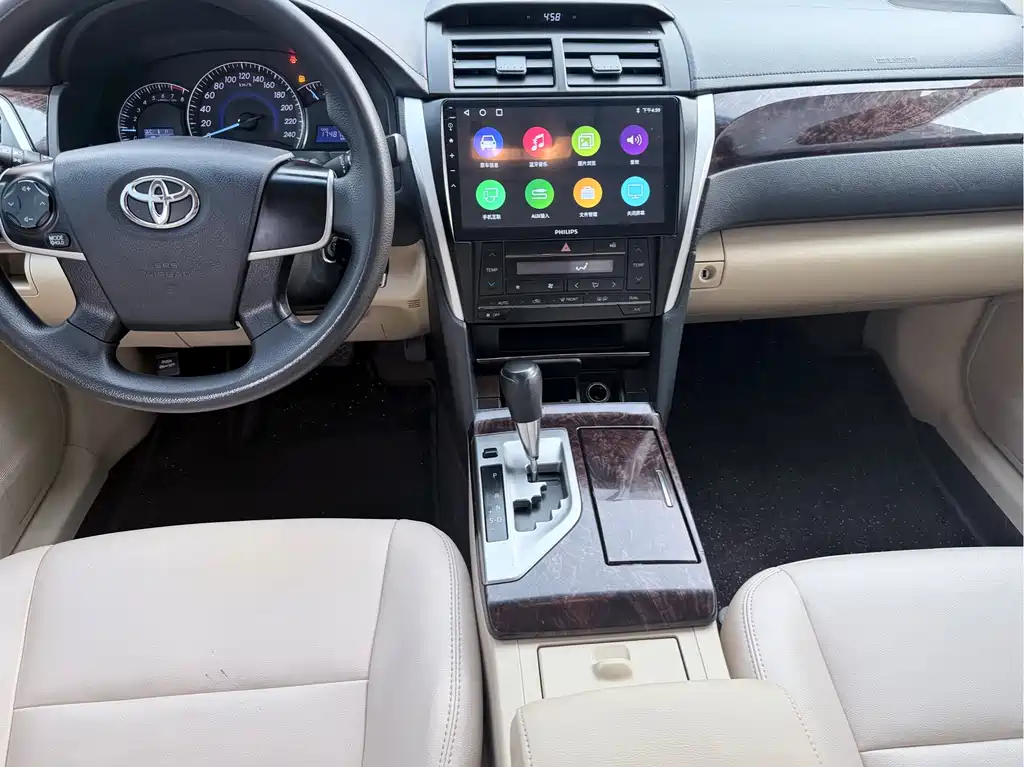 Toyota Camry 2016 — фото 8