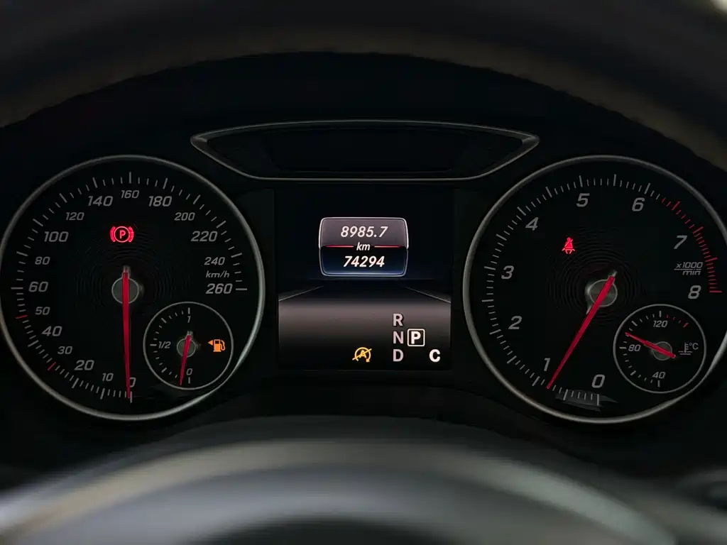 Mercedes-Benz B-Class 2016 — фото 16