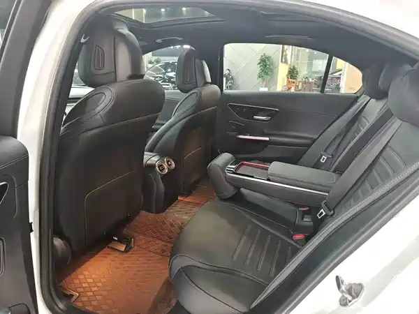 Mercedes-Benz C-Class 2023