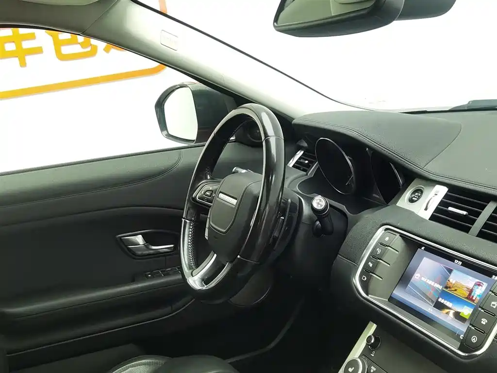 Land Rover Evoque 2018 — фото 22