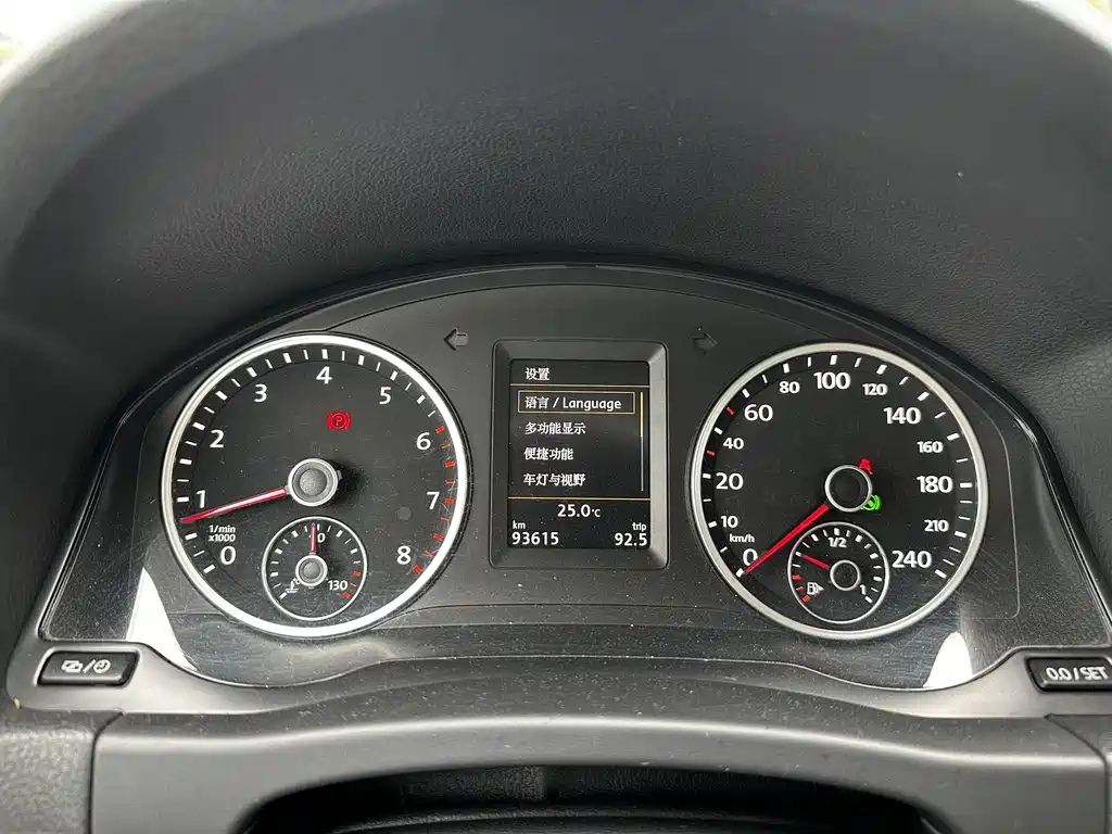 Volkswagen Tiguan 2015 — фото 22