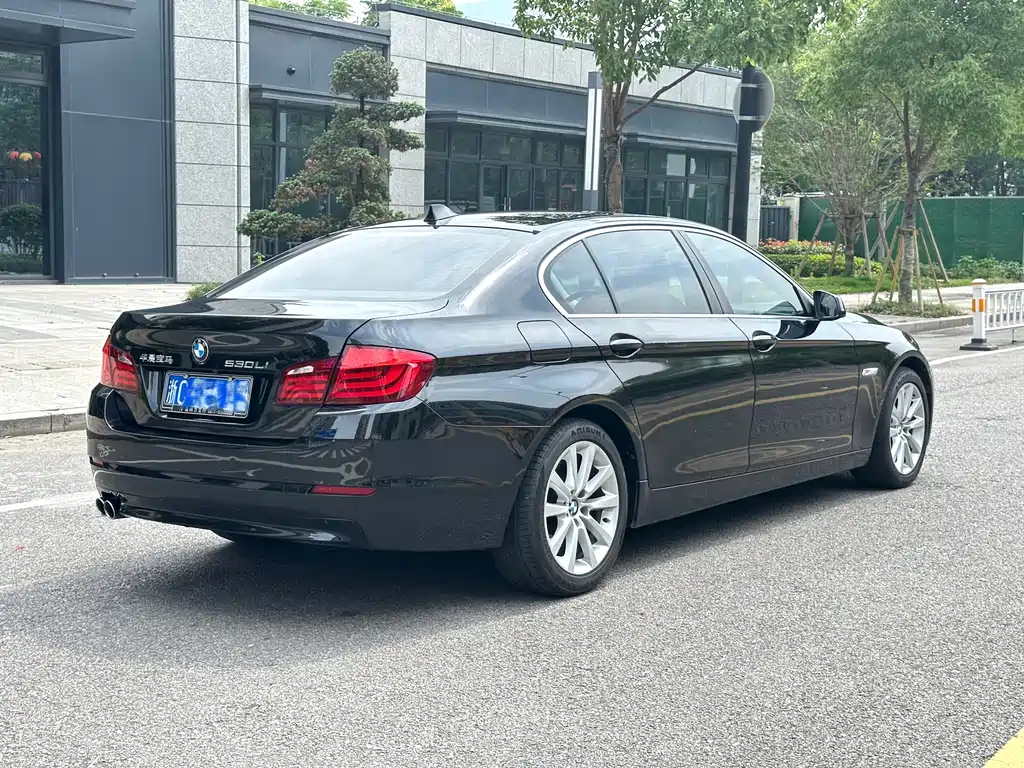 BMW 5 Series 2013 — фото 14