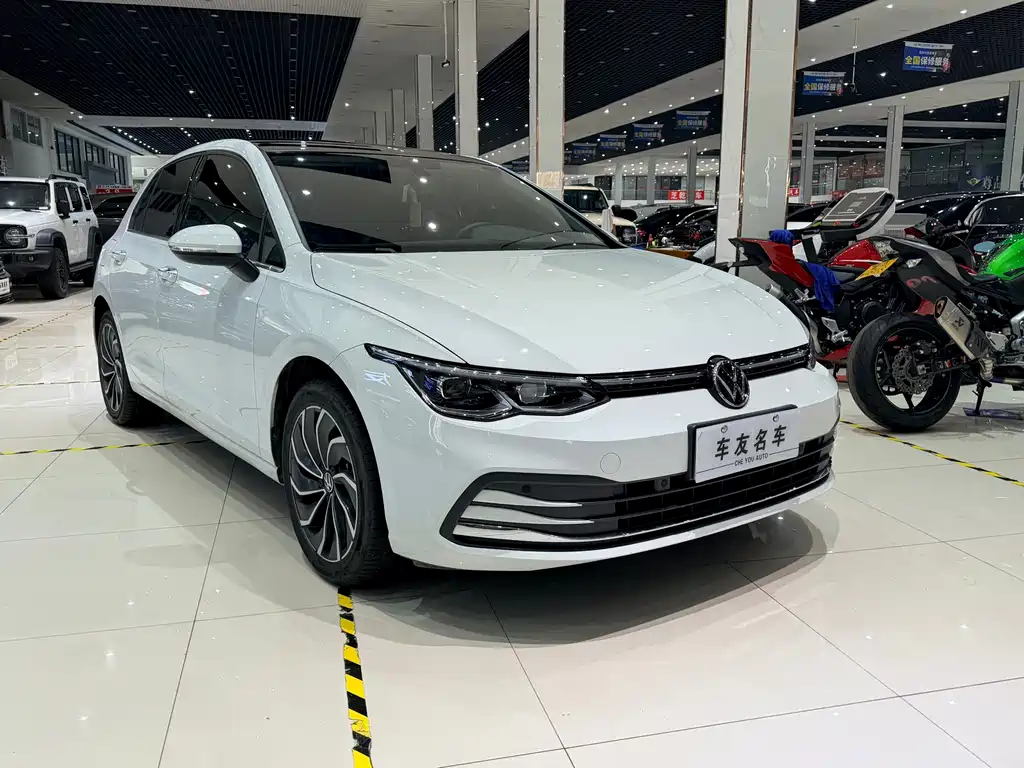 Volkswagen Golf 2024