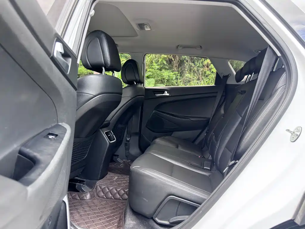 Hyundai Tucson 2016 — фото 8