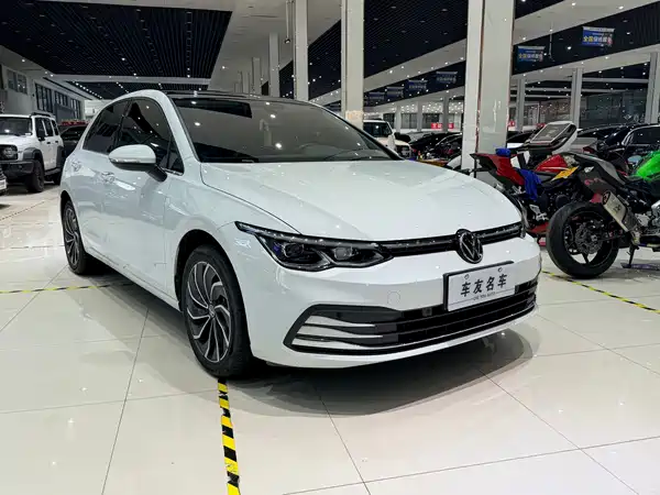 Volkswagen Golf 2024