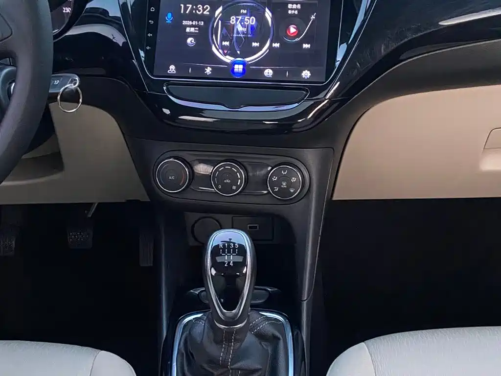 Buick Excelle 2019 — фото 11