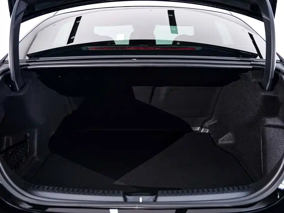 Mercedes-Benz E-Class 2025 — фото 30