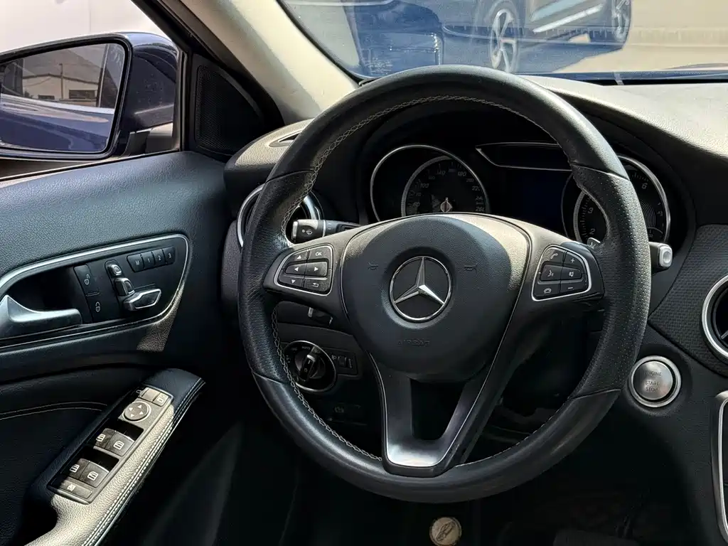Mercedes-Benz GLA 2018 — фото 11