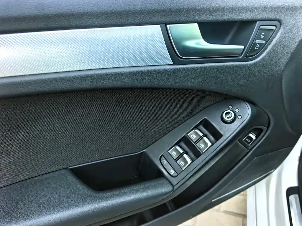 Audi A4L 2014 — фото 9