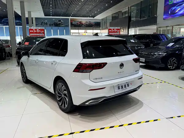 Volkswagen Golf 2024