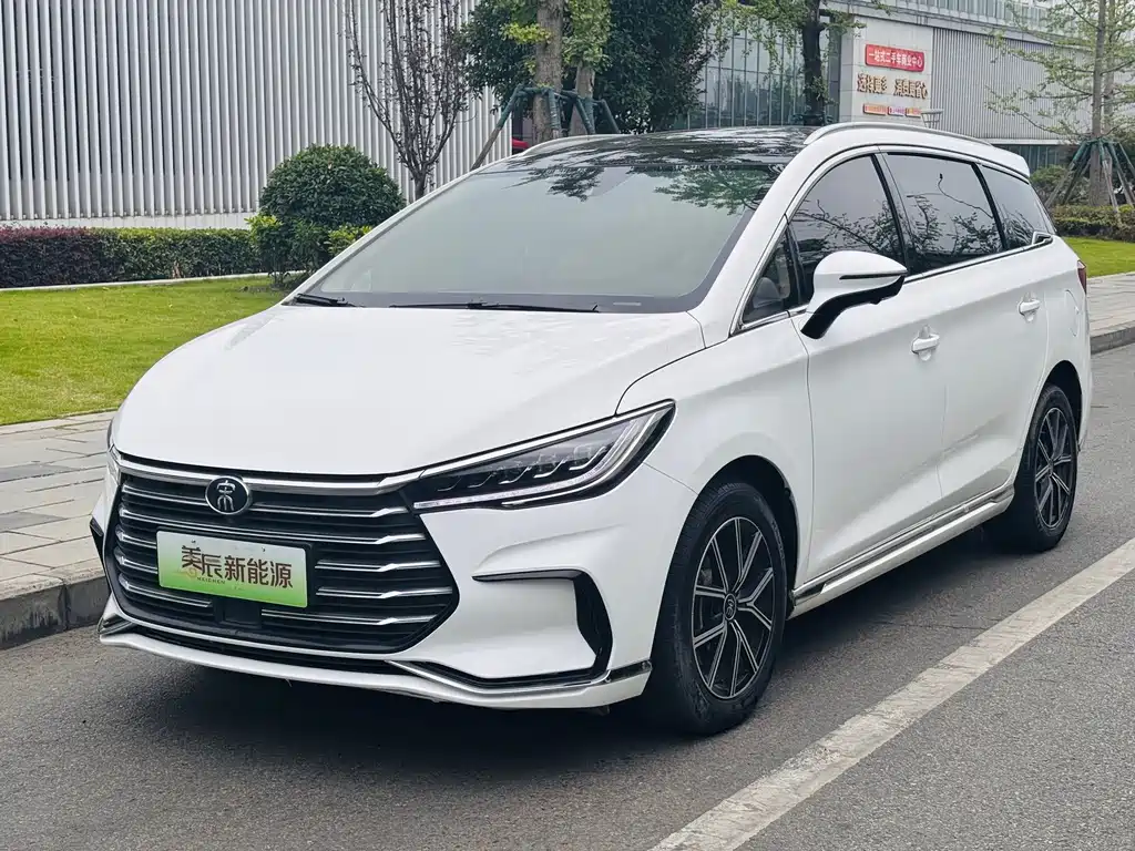 BYD Song MAX New Energy 2022 — фото 1