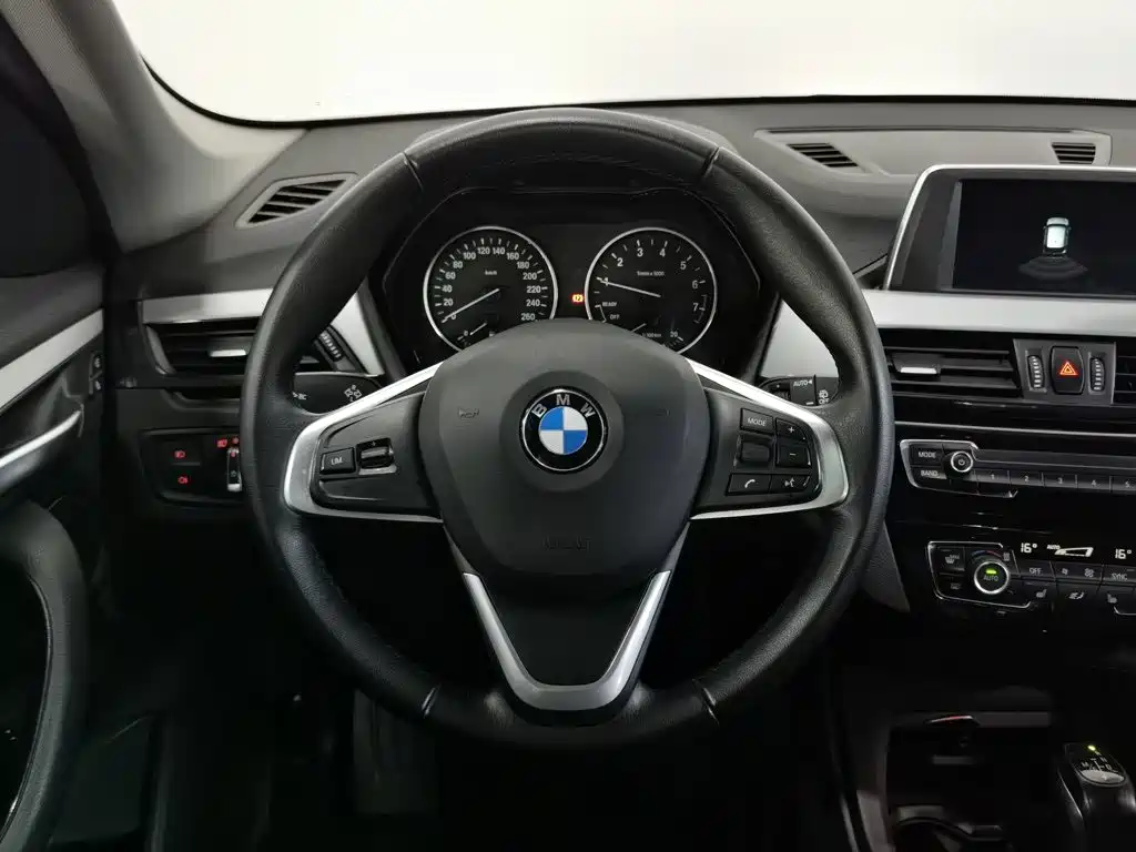 BMW X1 2018 — фото 11