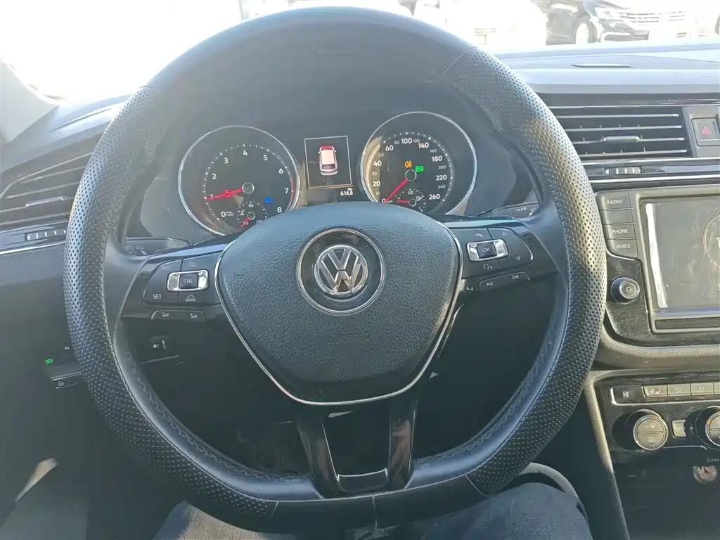 Volkswagen Tiguan L 2017 — фото 3