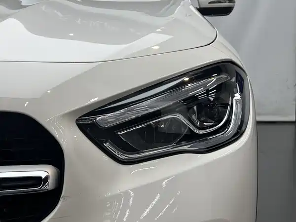 Mercedes-Benz GLA 2021
