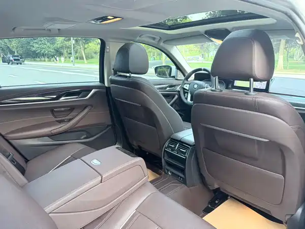 BMW 5 Series 2021